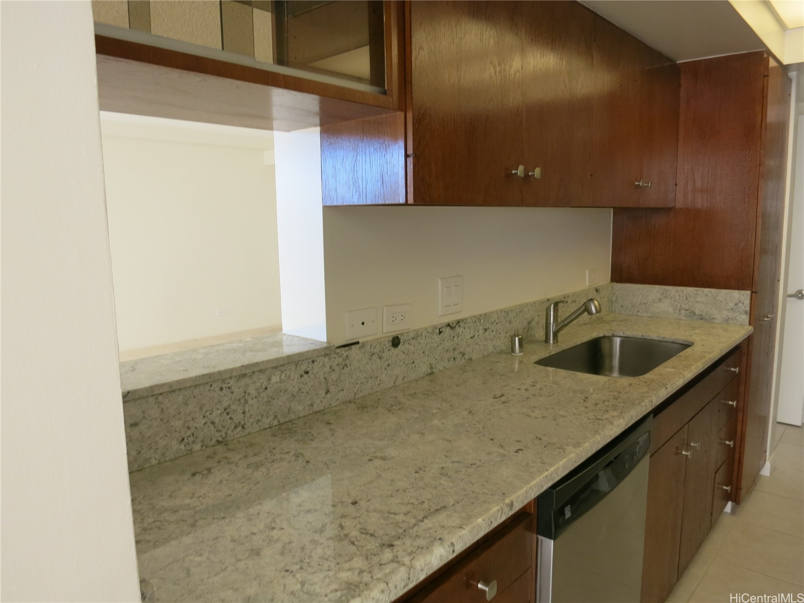 1050 Lunalilo Street 506 Property Photo 6
