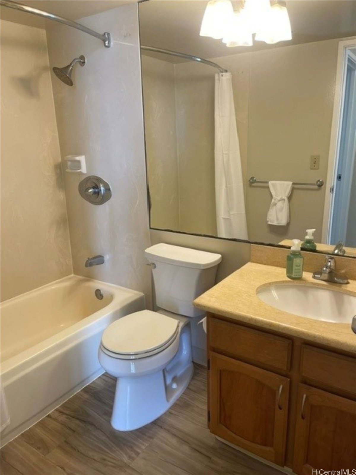 2522 Date Street 1105 Property Photo 9