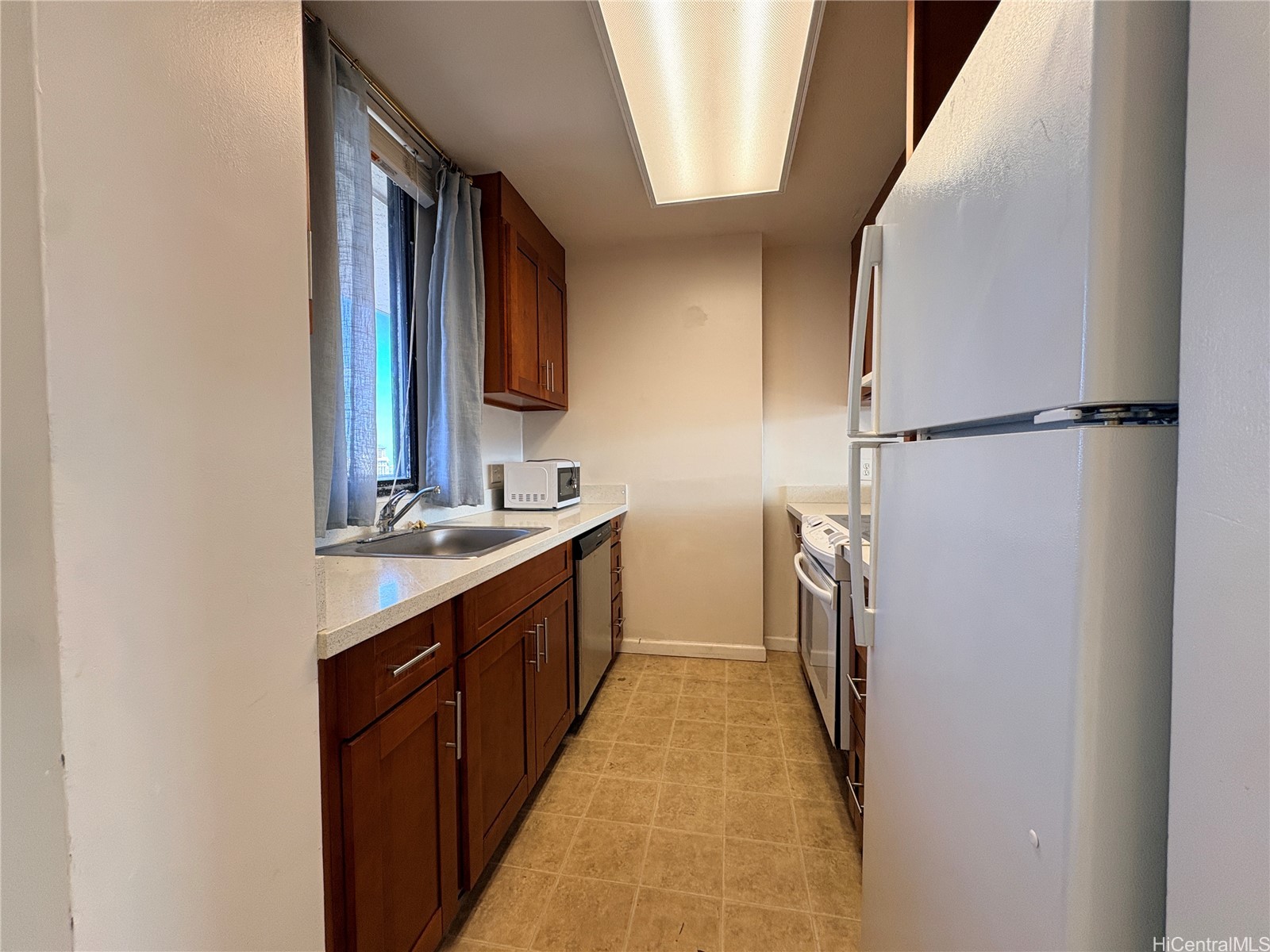 2121 Ala Wai Boulevard 3305 Property Photo 3