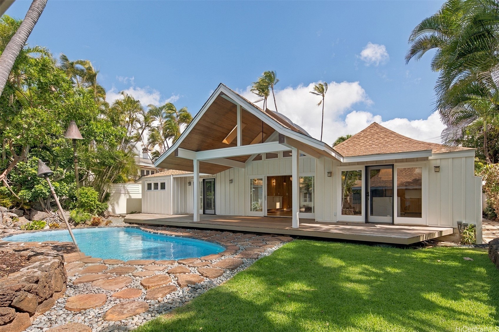814 Kealaolu Avenue Property Photo 1