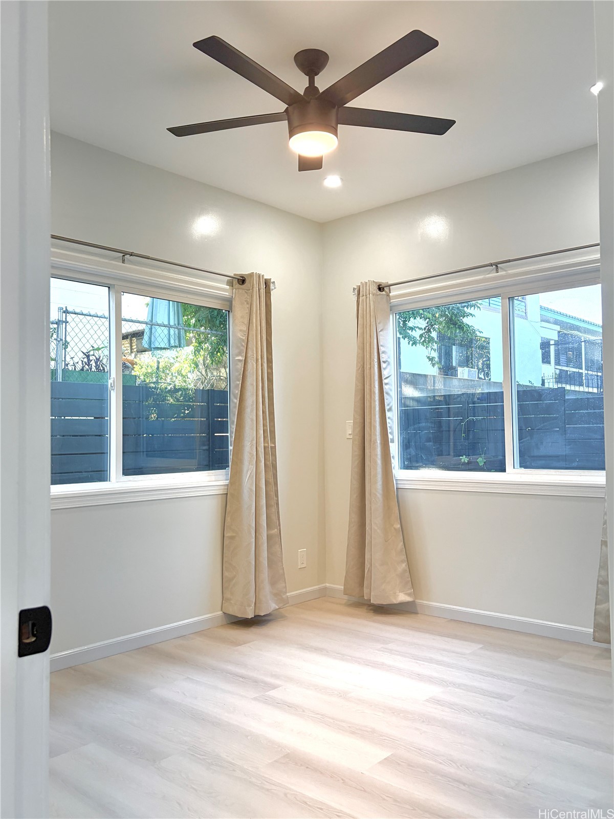 3323 Castle Street Property Photo 6