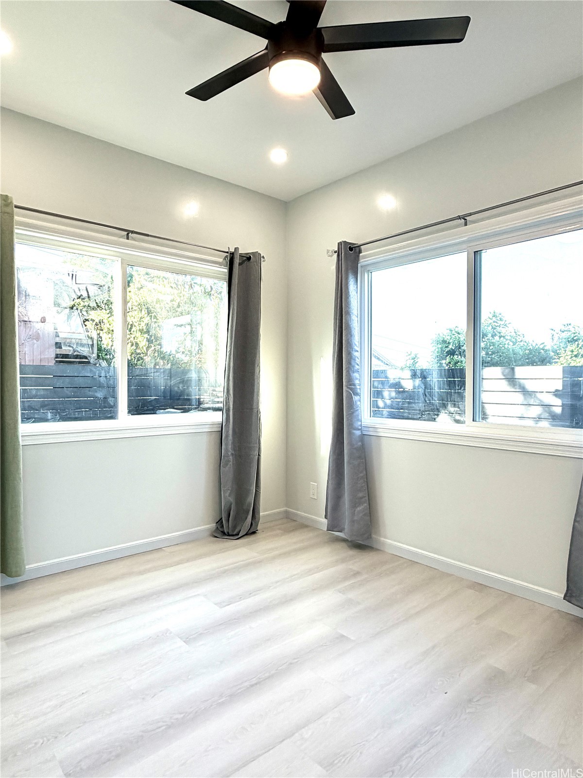 3323 A Castle Street Property Photo 5