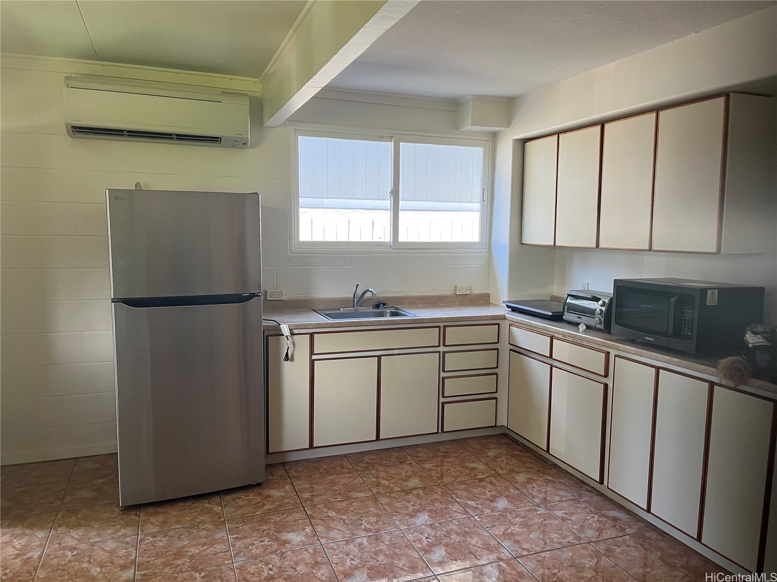 1286 Alewa Drive Property Photo 2