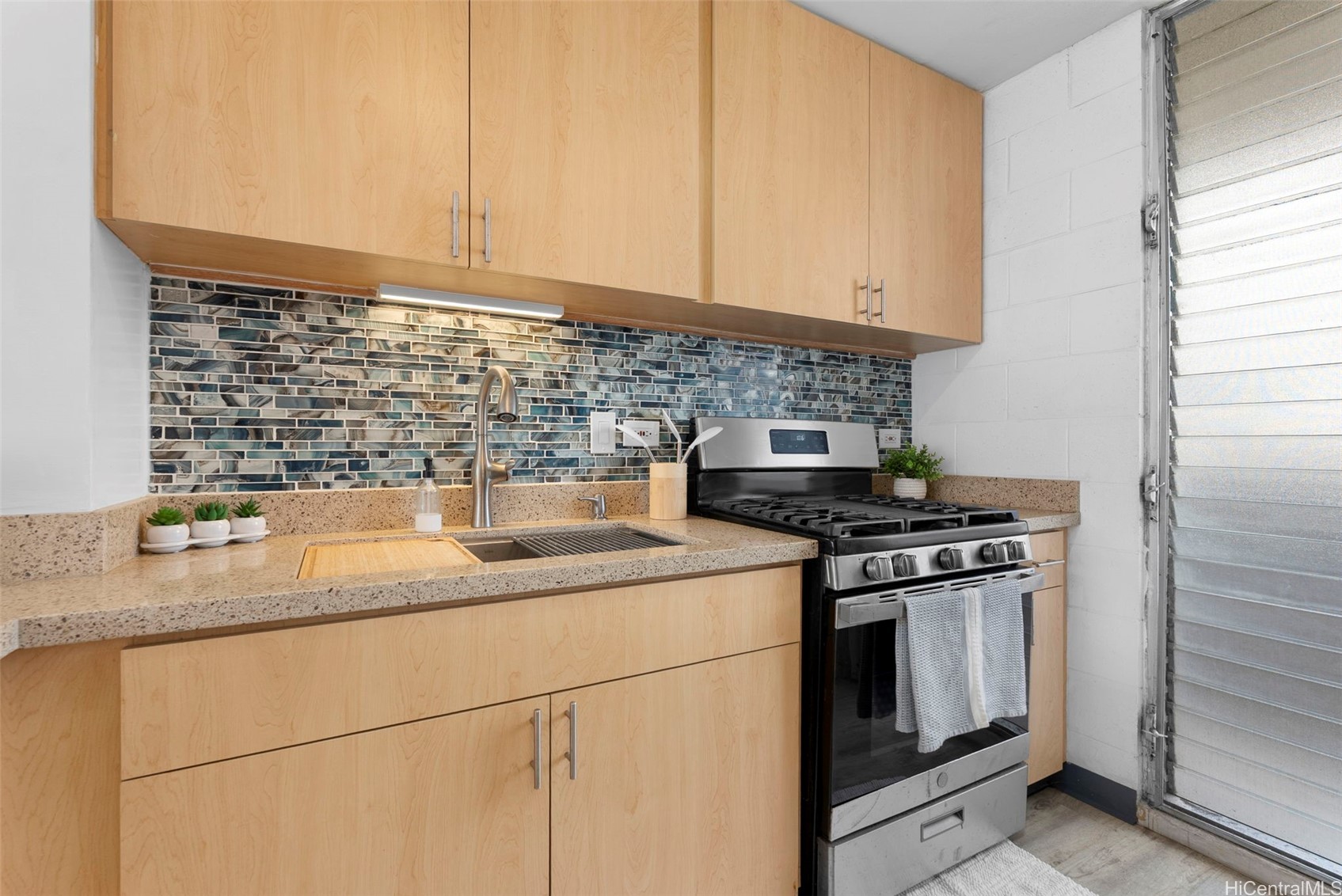 2630 Kapiolani Boulevard 802 Property Photo 4