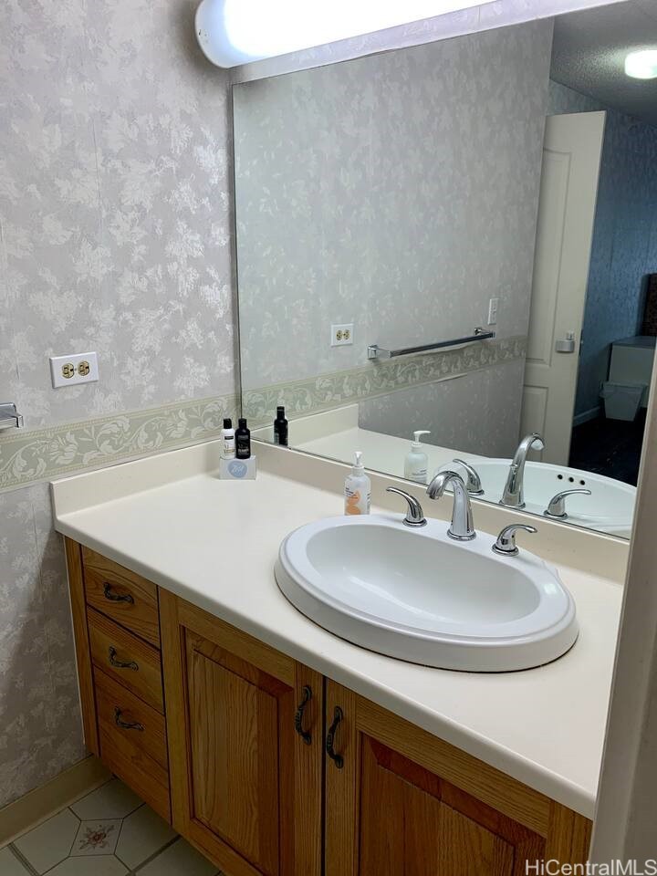 2240 Kuhio Avenue 3204 Property Photo 9