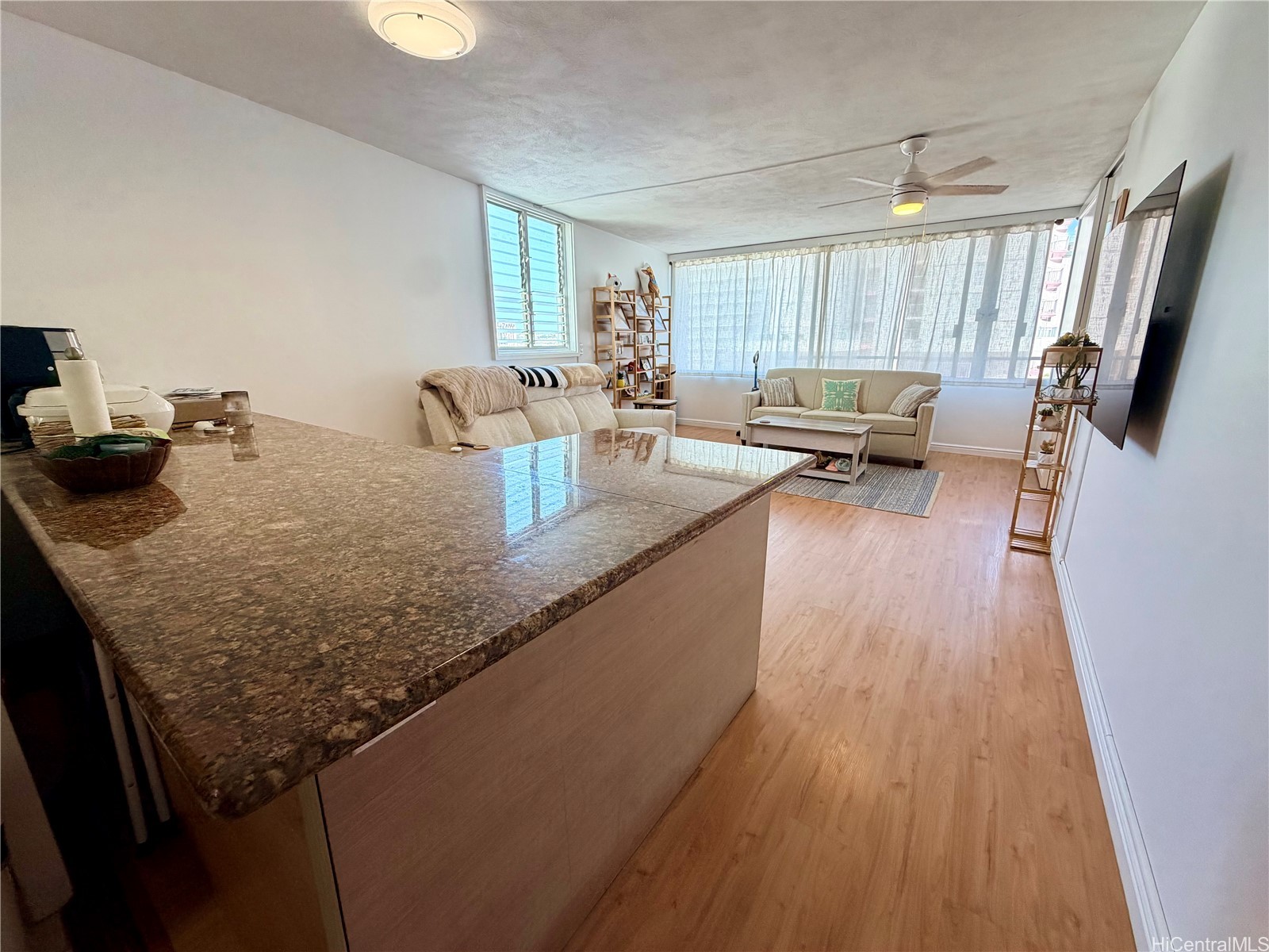 435 Seaside Avenue 909 Property Photo 5