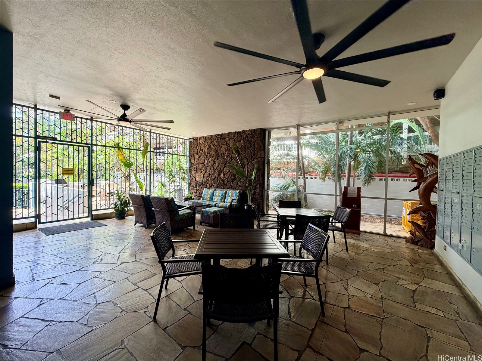 435 Seaside Avenue 909 Property Photo 17