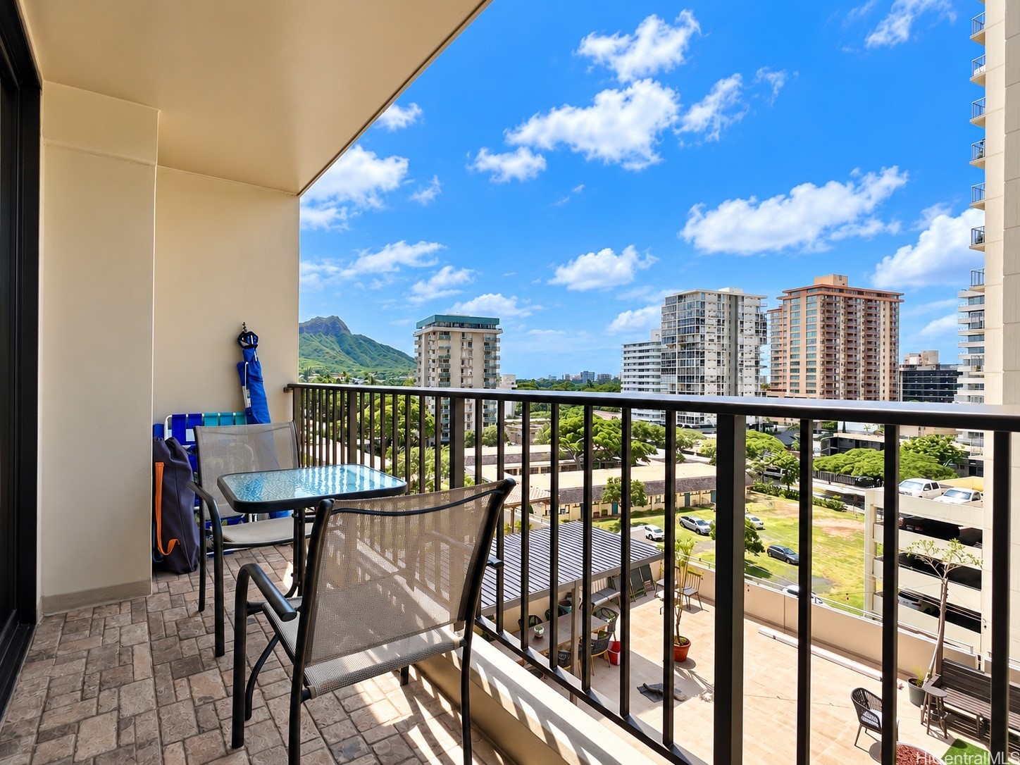 229 Paoakalani Avenue 812 Property Photo 1