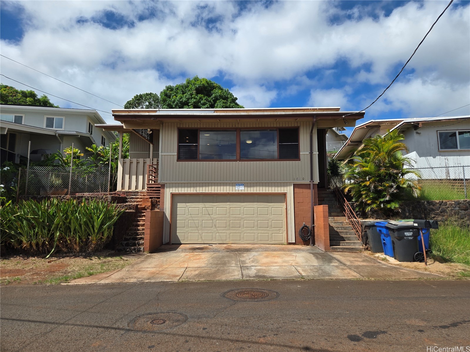 1470 Hoohaku Street Property Photo 1