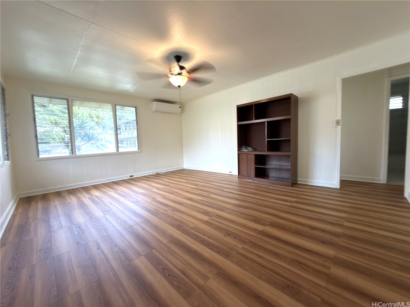 3347 Kalua Road Property Photo 3