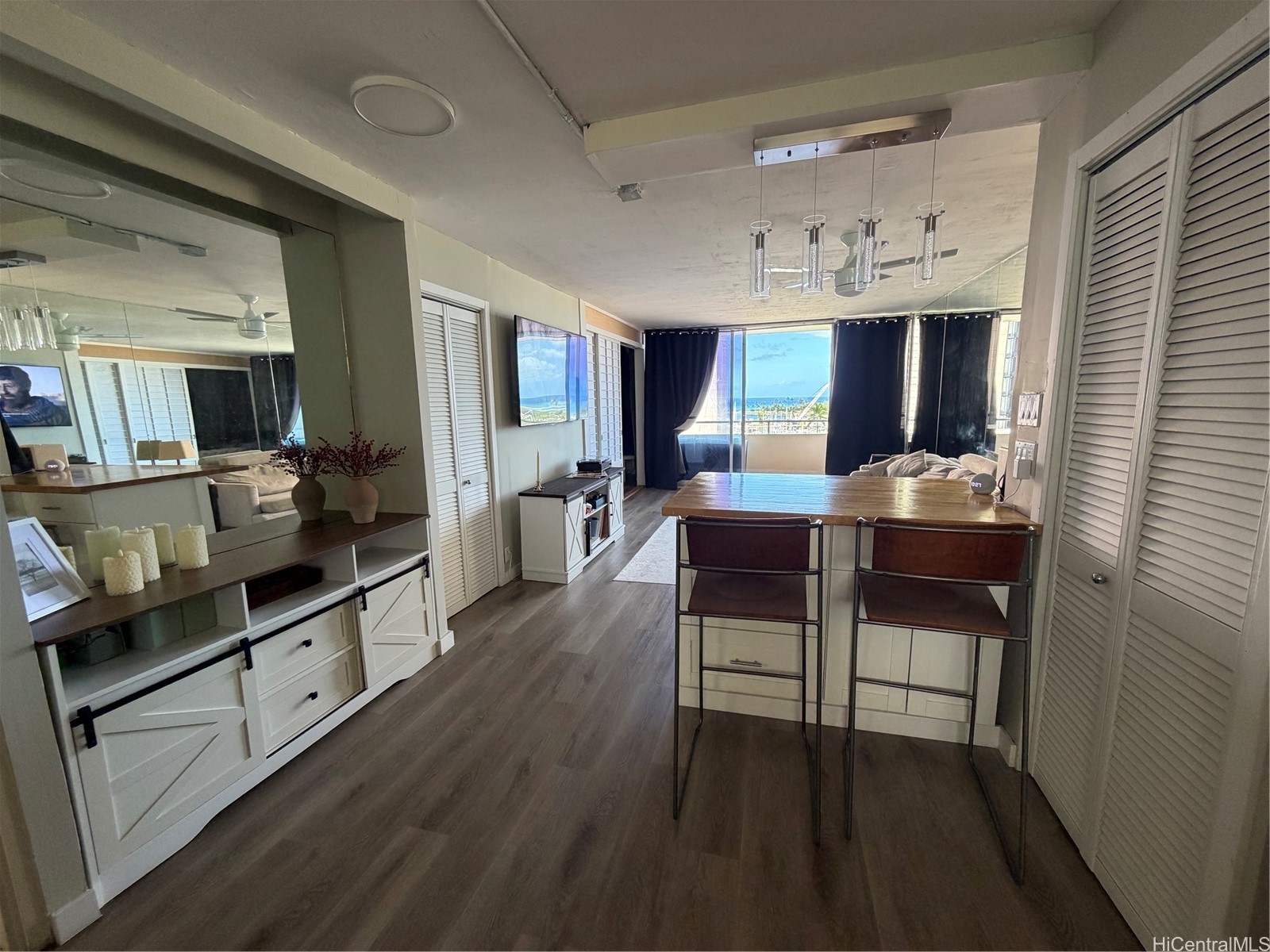 1676 Ala Moana Boulevard 804 Property Photo 3