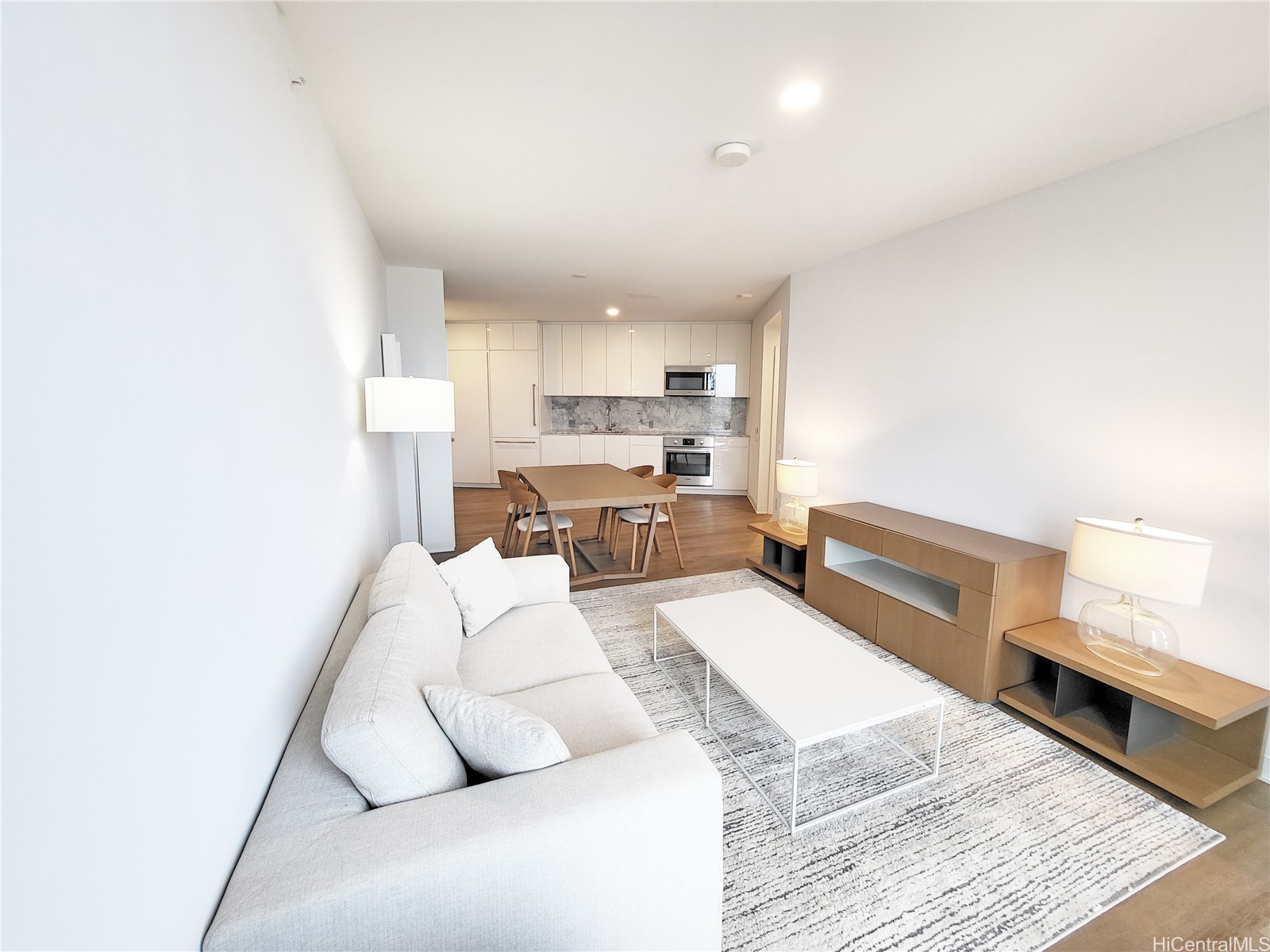 987 Queen Street 3713 Property Photo 9