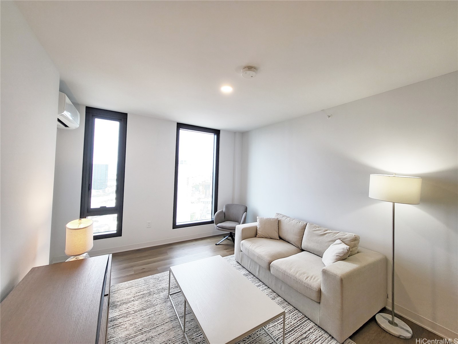987 Queen Street 3713 Property Photo 11