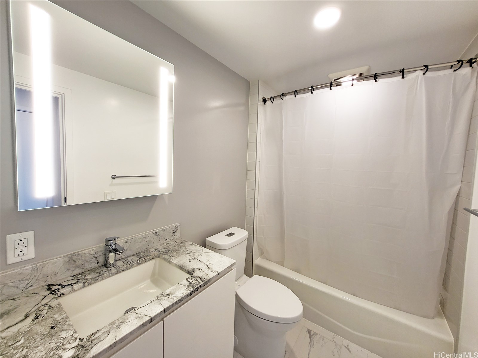 987 Queen Street 3713 Property Photo 12