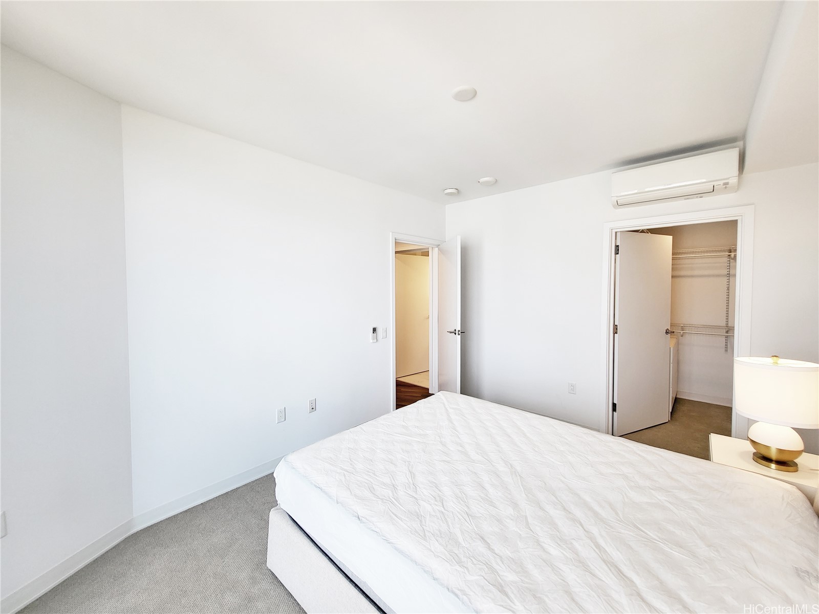 987 Queen Street 3713 Property Photo 17