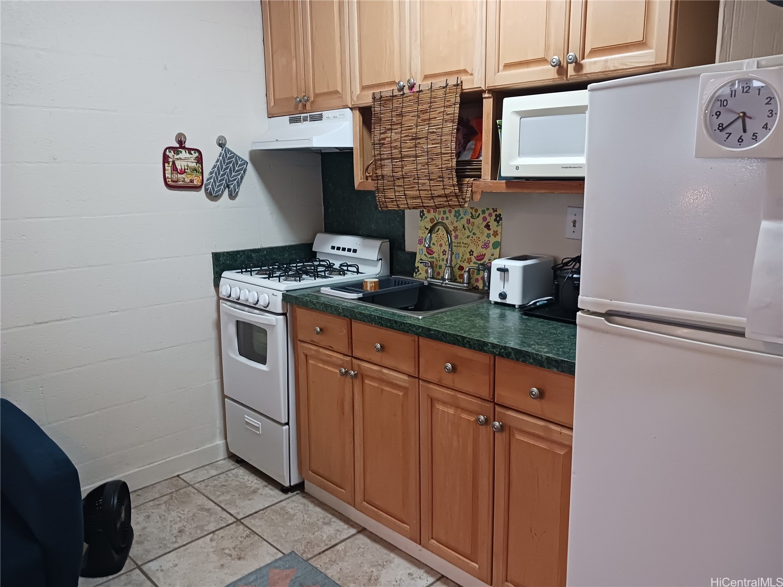 1867 Kaioo Drive 307 Property Photo 5