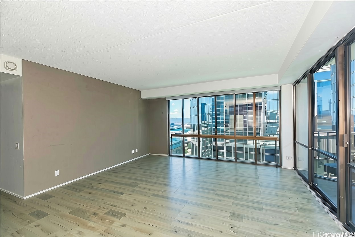 700 Richards Street 1104 Property Photo 7