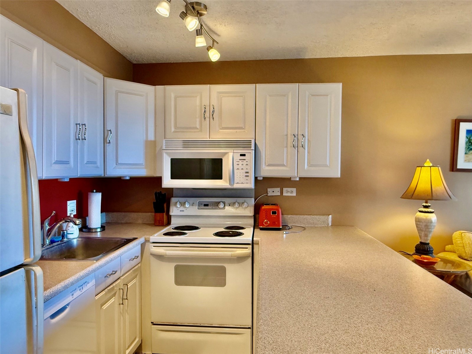 2140 Kuhio Avenue 1105 Property Photo 4