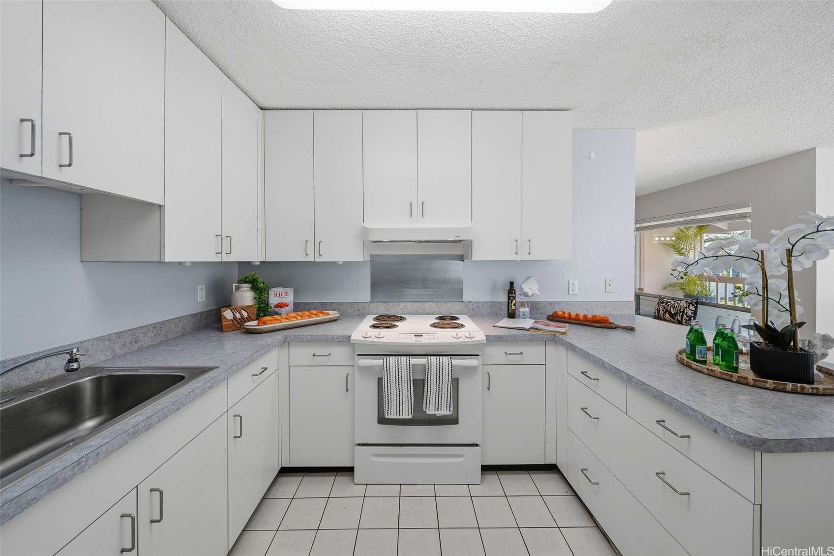 1391 Ohina Place Property Photo 3