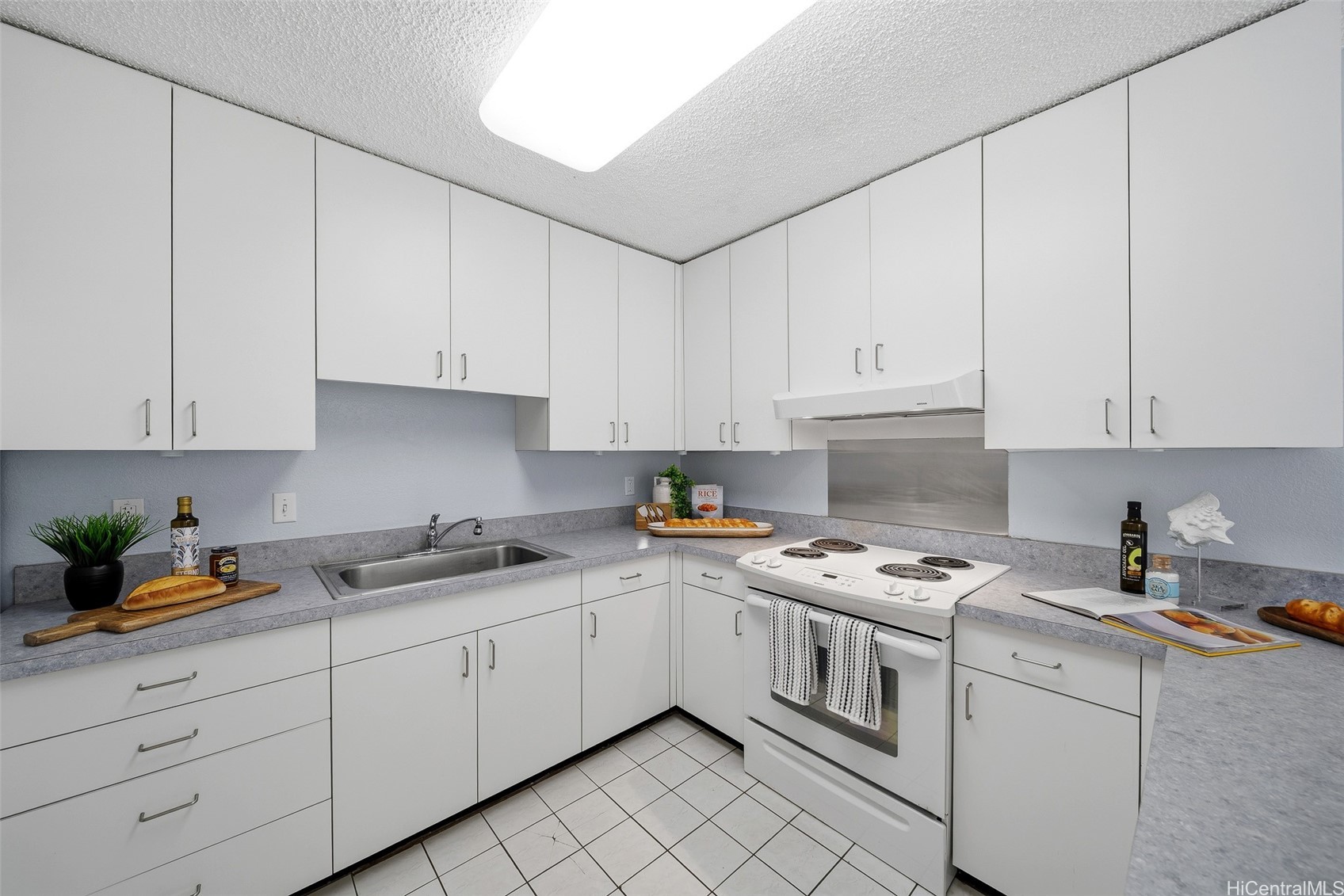 1391 Ohina Place Property Photo 4