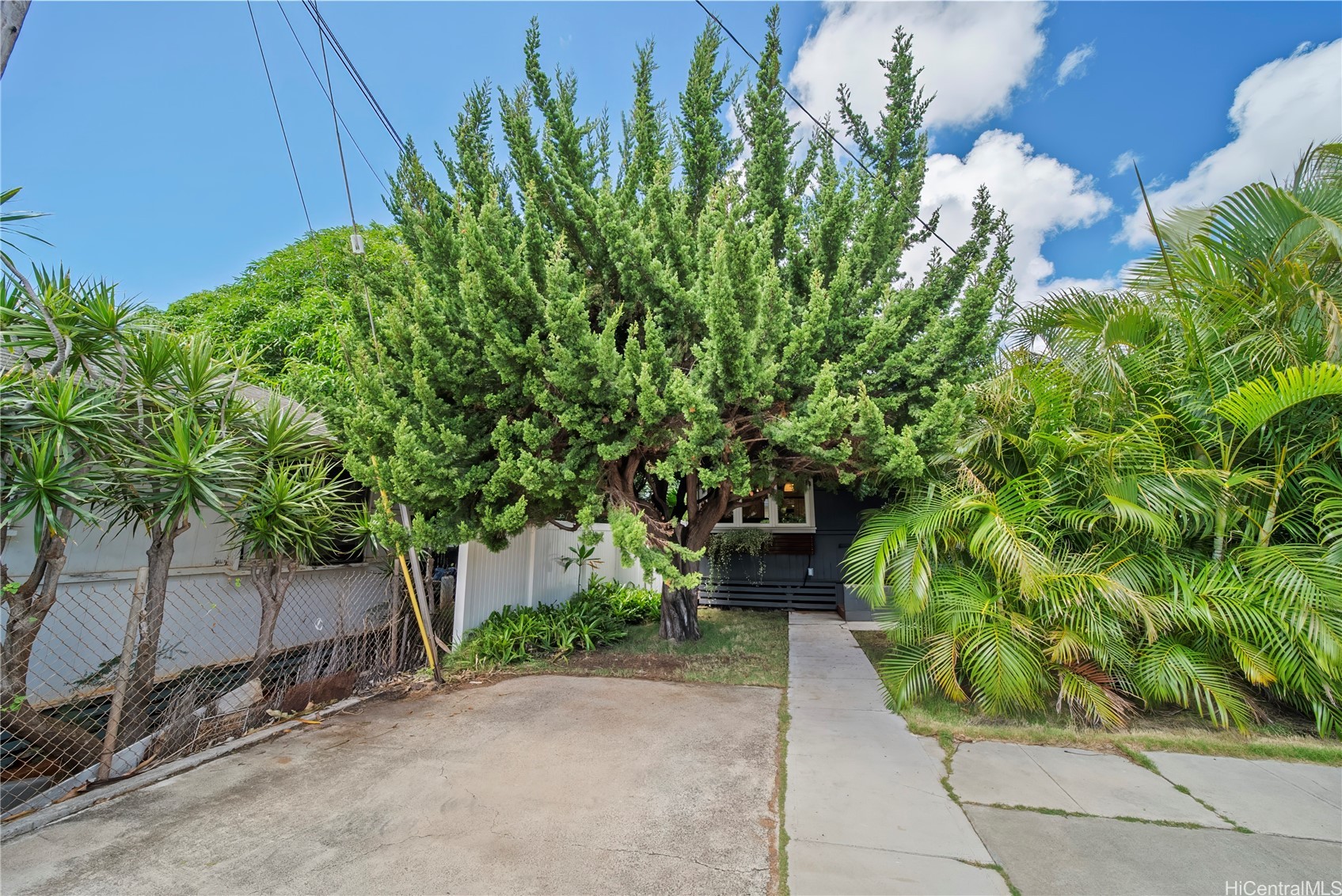 734 10th Avenue B Property Photo 3
