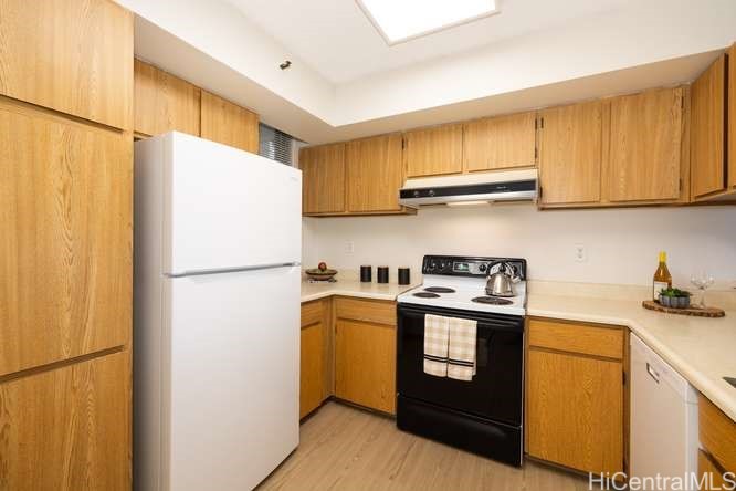 990 Ala Nanala Street 8b Property Photo 9