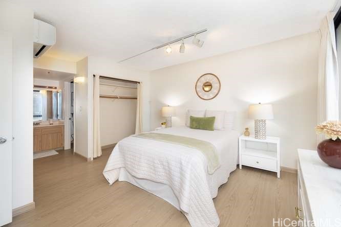 990 Ala Nanala Street 8b Property Photo 17