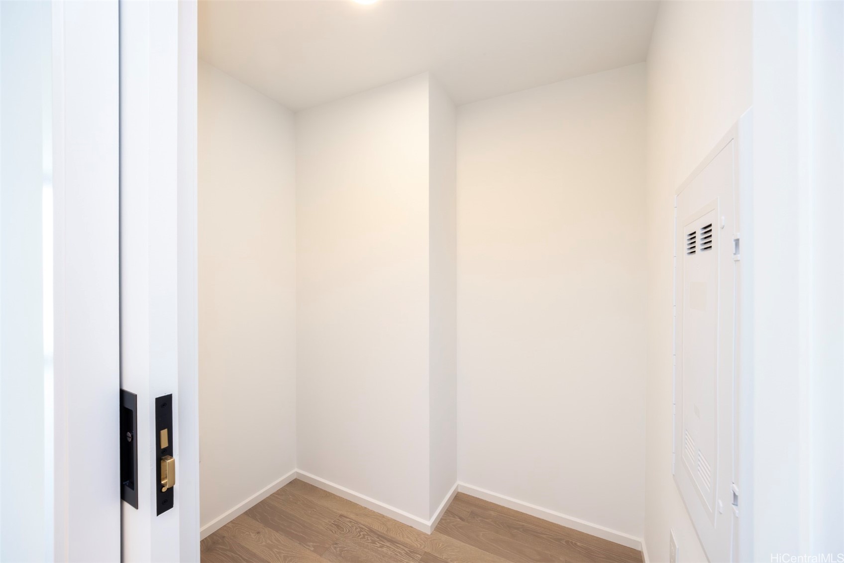 333 Ward Avenue 1805 Property Photo 18