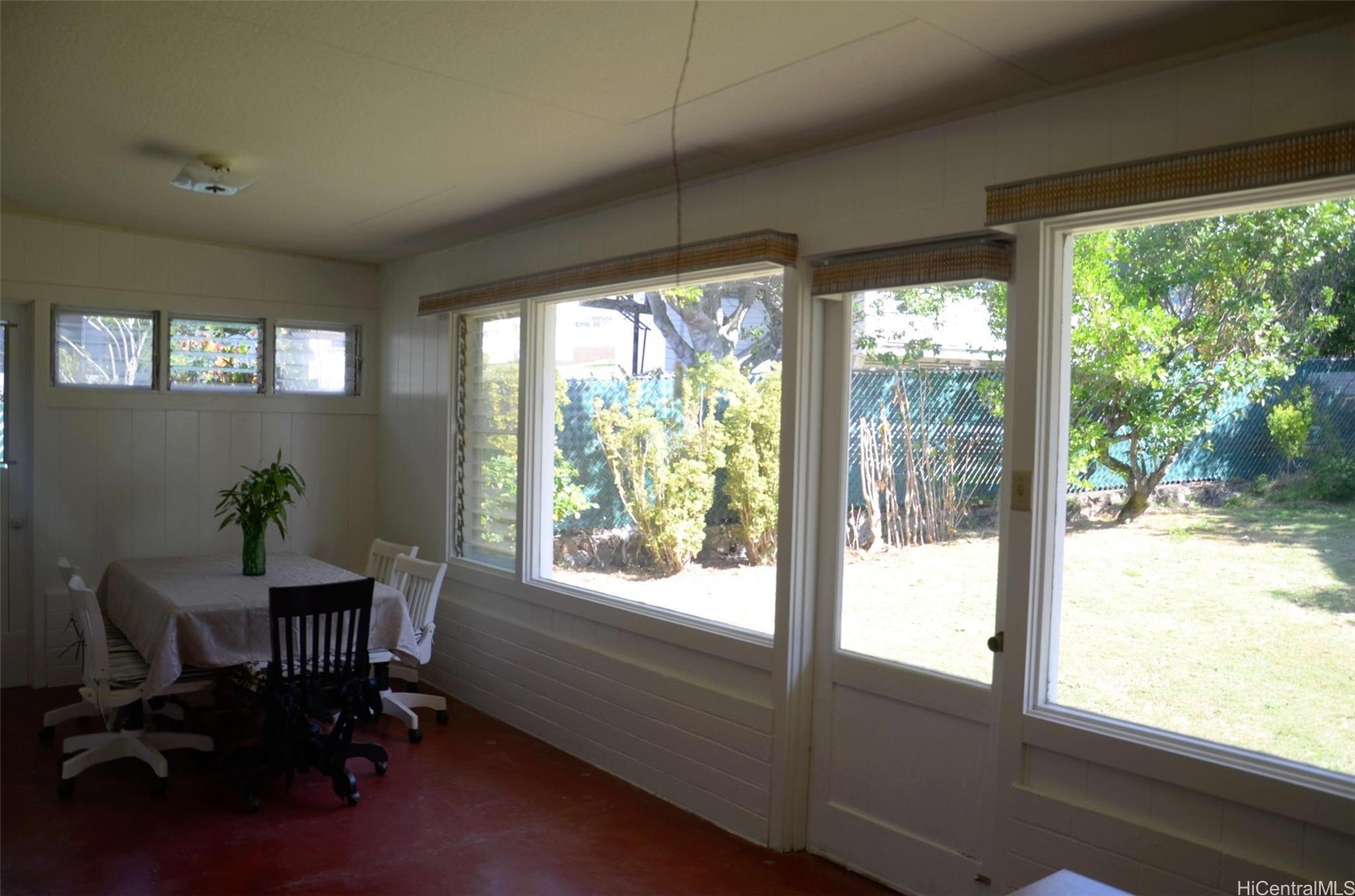 1556 Alewa Drive Property Photo 6