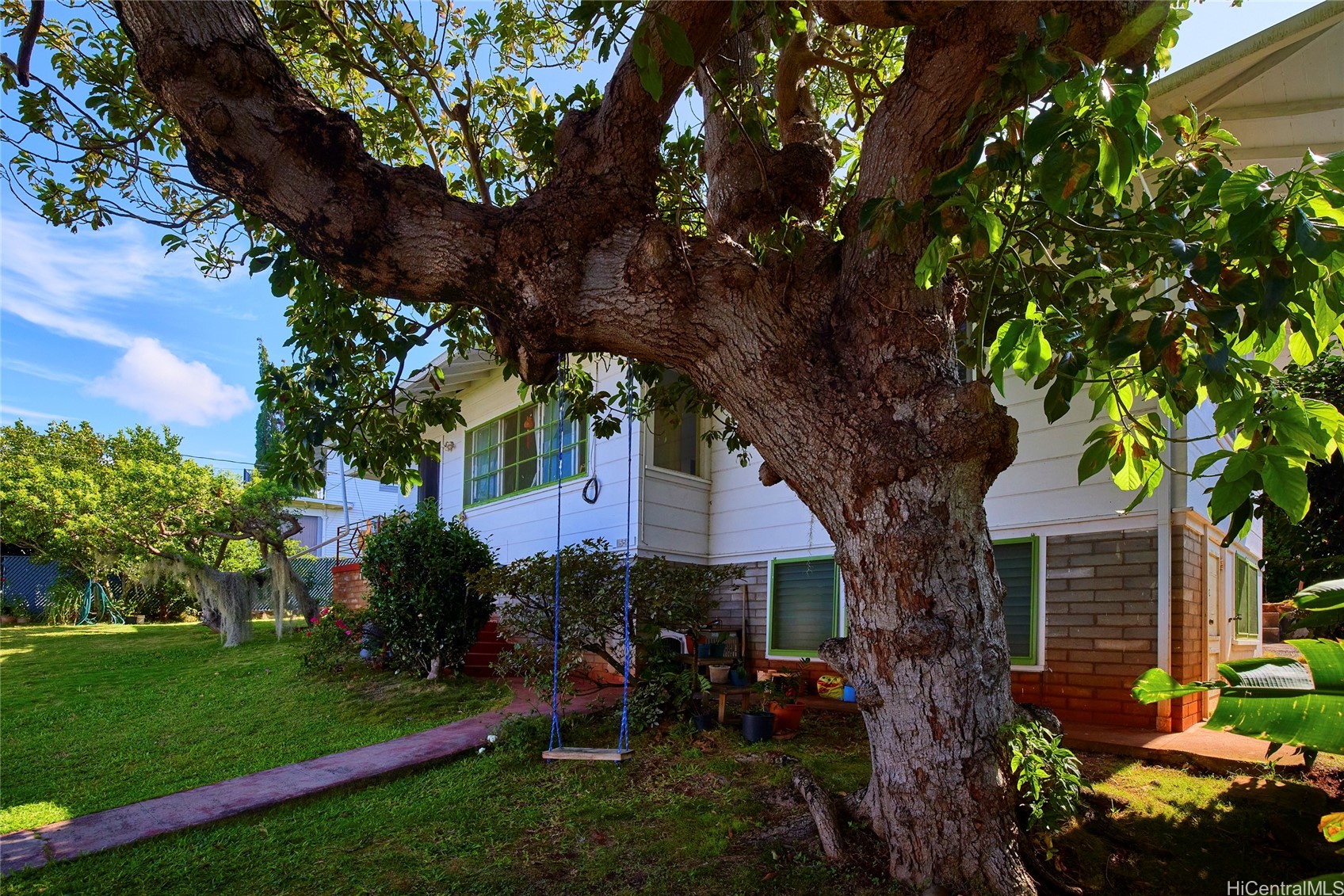 1556 Alewa Drive Property Photo 14
