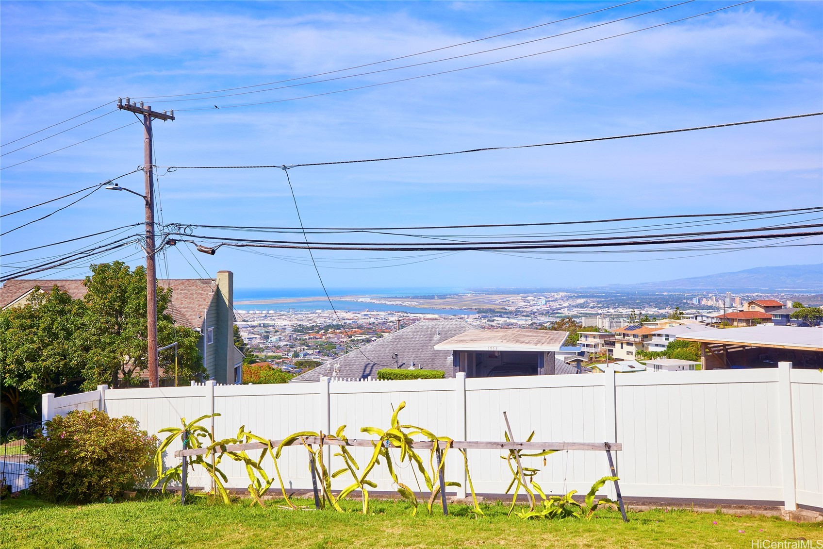 1556 Alewa Drive Property Photo 19