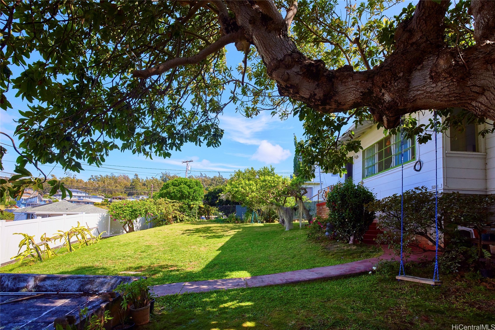 1556 Alewa Drive Property Photo 23