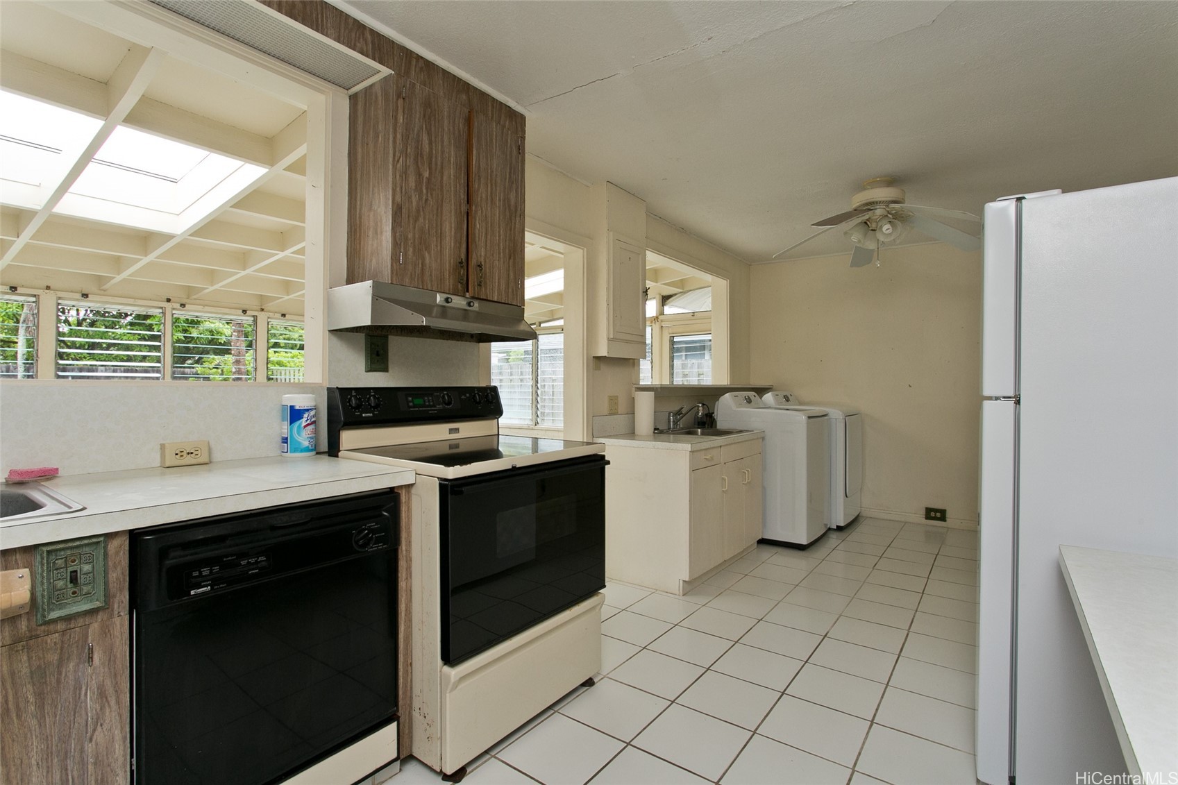 119 Kuulei Road Property Photo 5