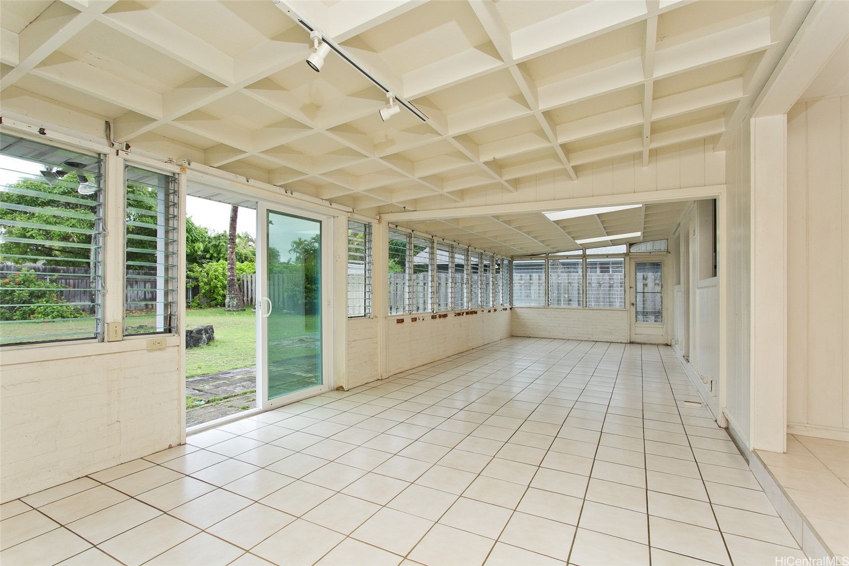 119 Kuulei Road Property Photo 6