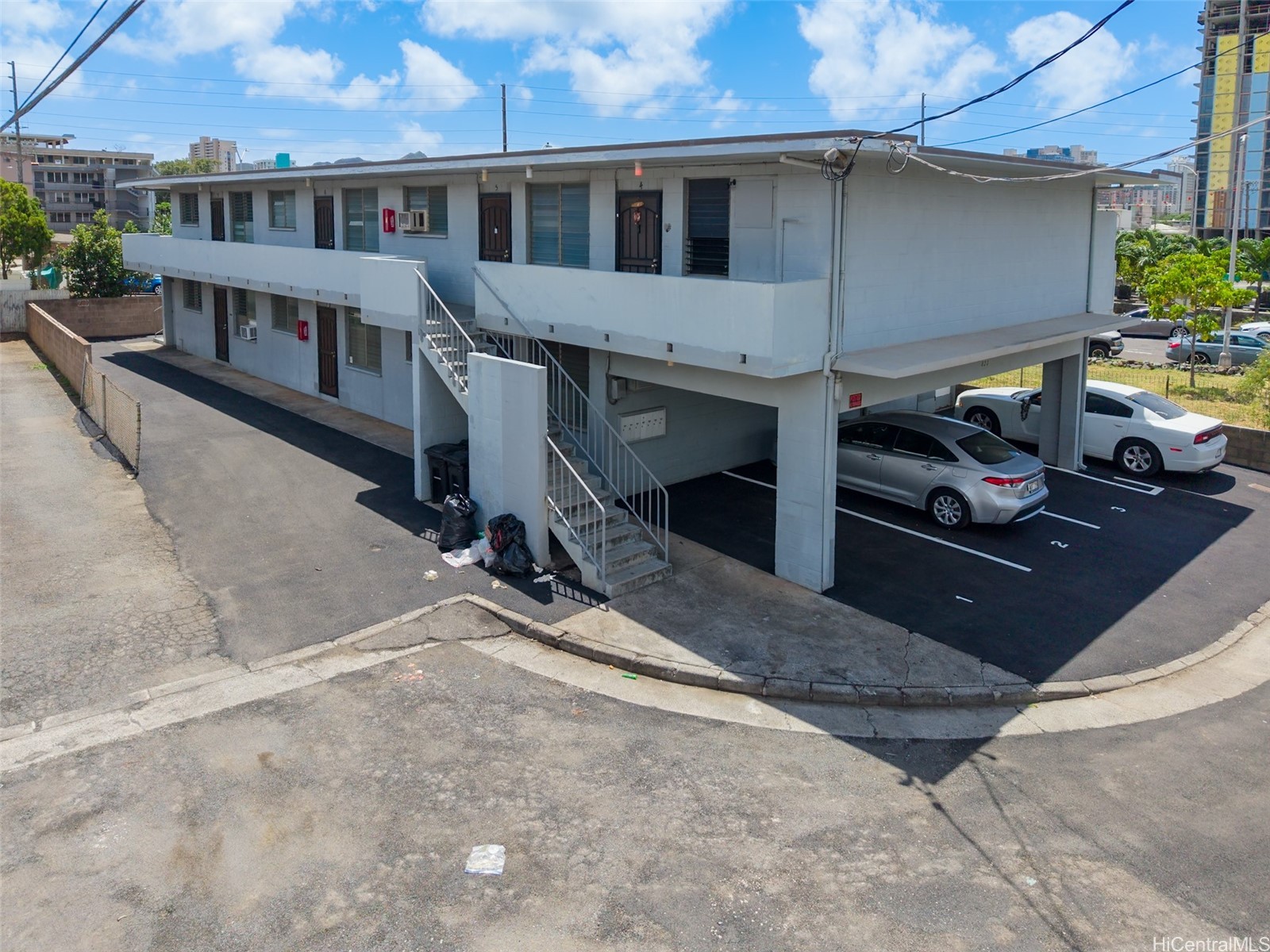 823 Waiaka Place Property Photo 2
