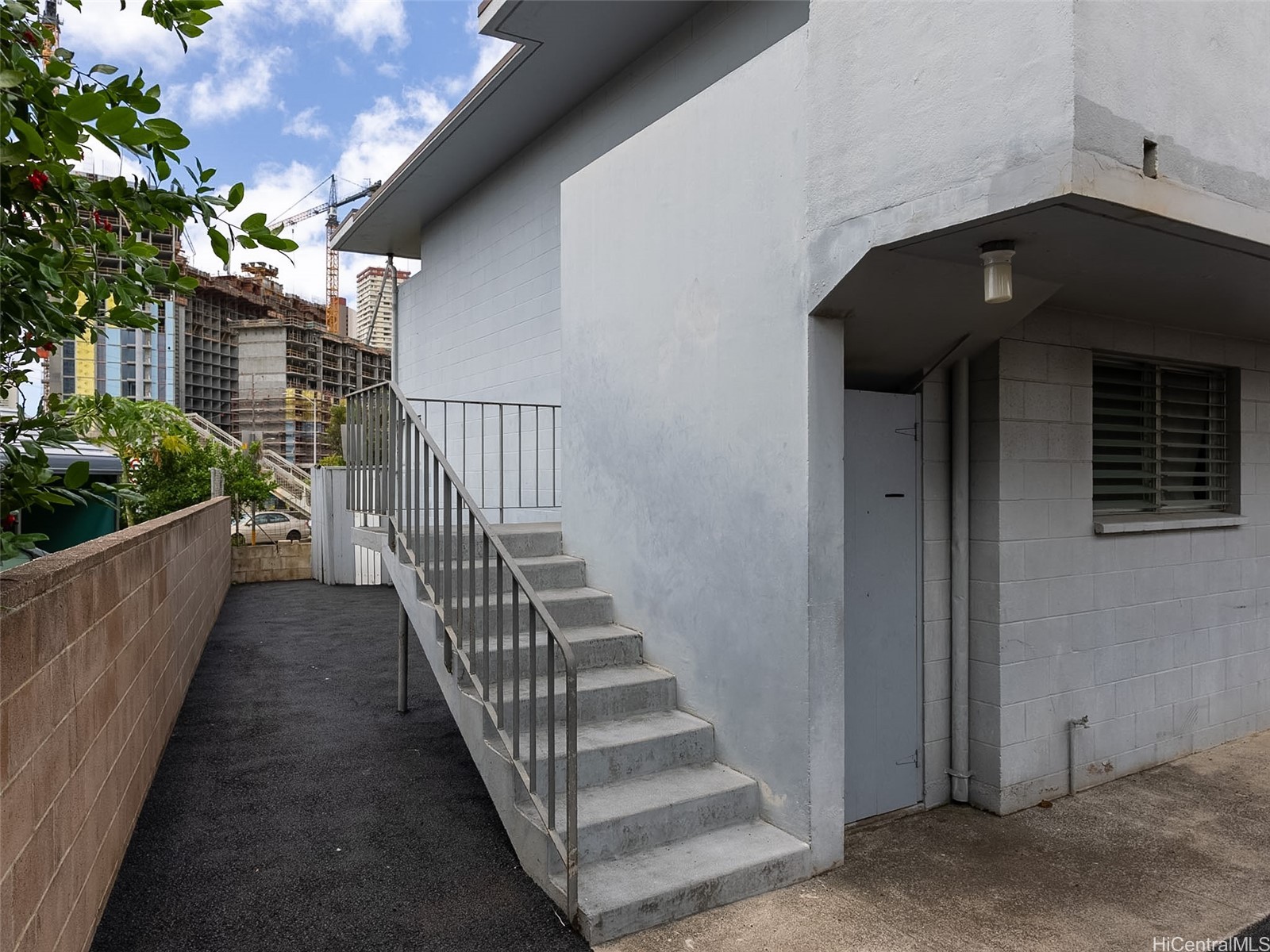 823 Waiaka Place Property Photo 7
