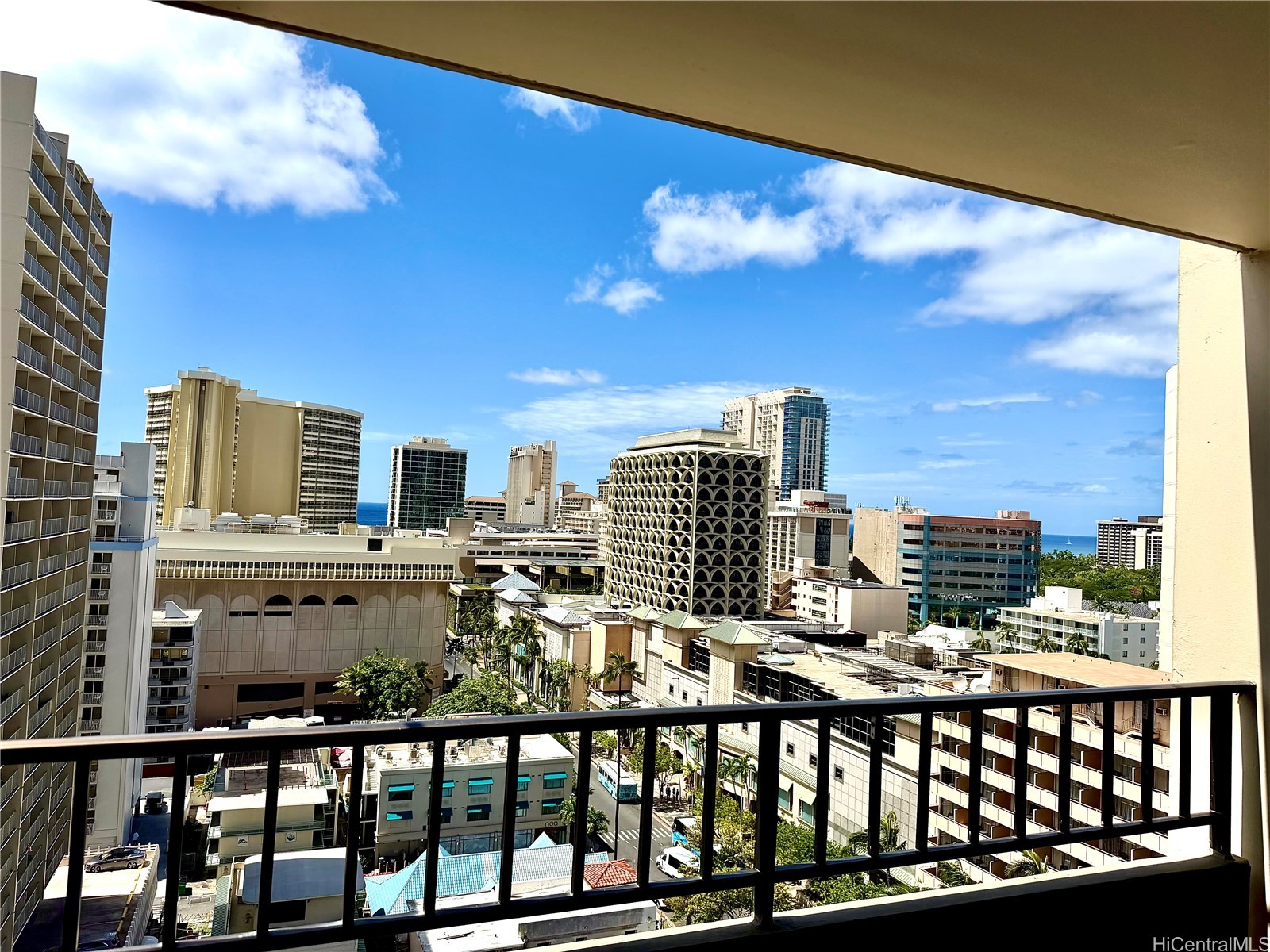 2240 Kuhio Avenue 1410 Property Photo 4