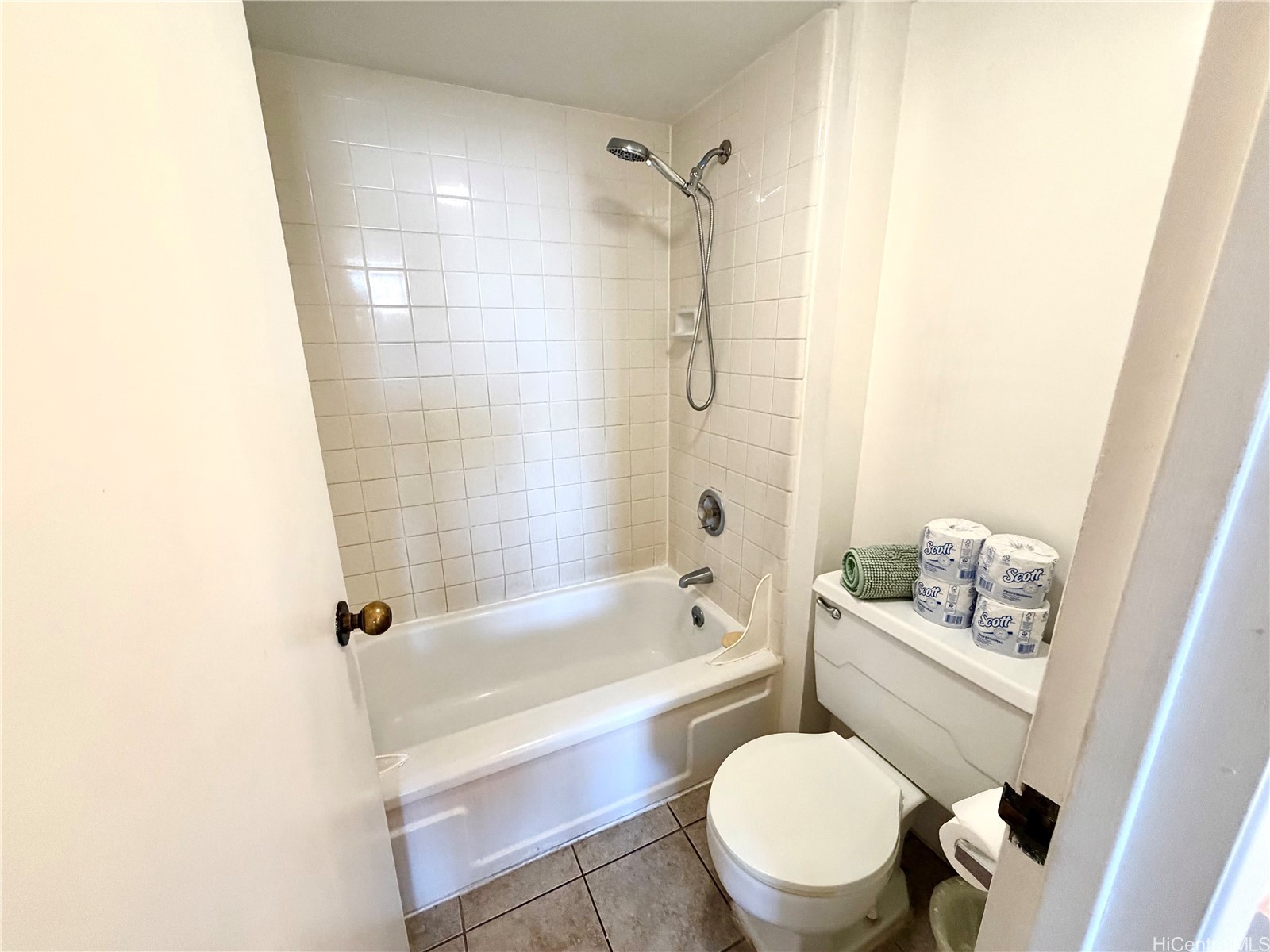 2240 Kuhio Avenue 1410 Property Photo 11