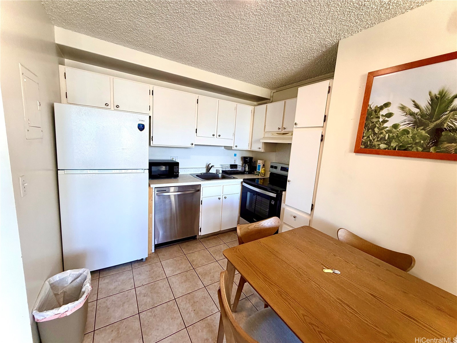 2240 Kuhio Avenue 1410 Property Photo 13