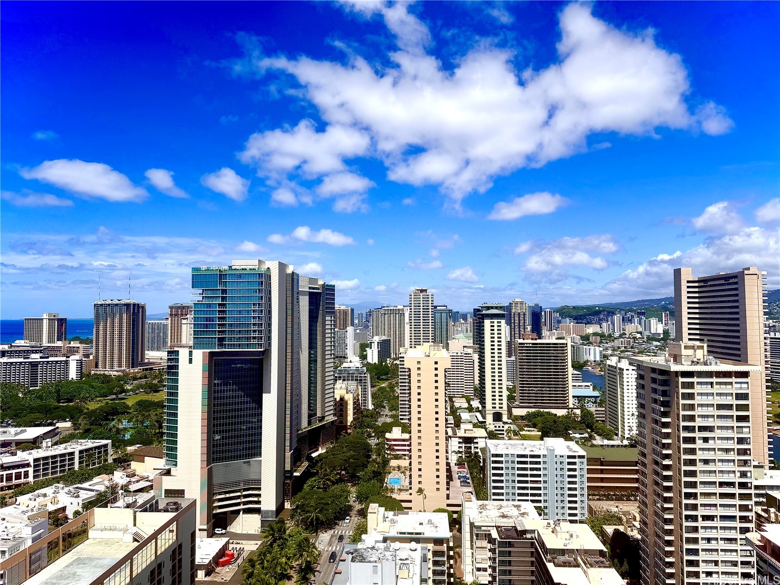 2240 Kuhio Avenue 3306 Property Photo 1