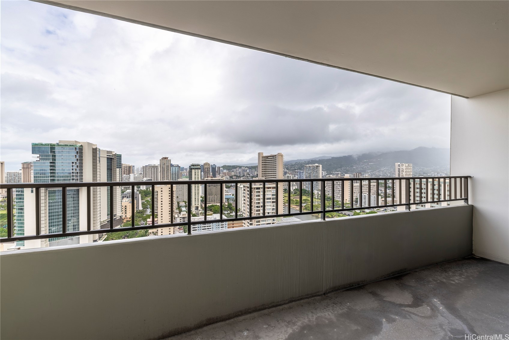 2240 Kuhio Avenue 3306 Property Photo 3