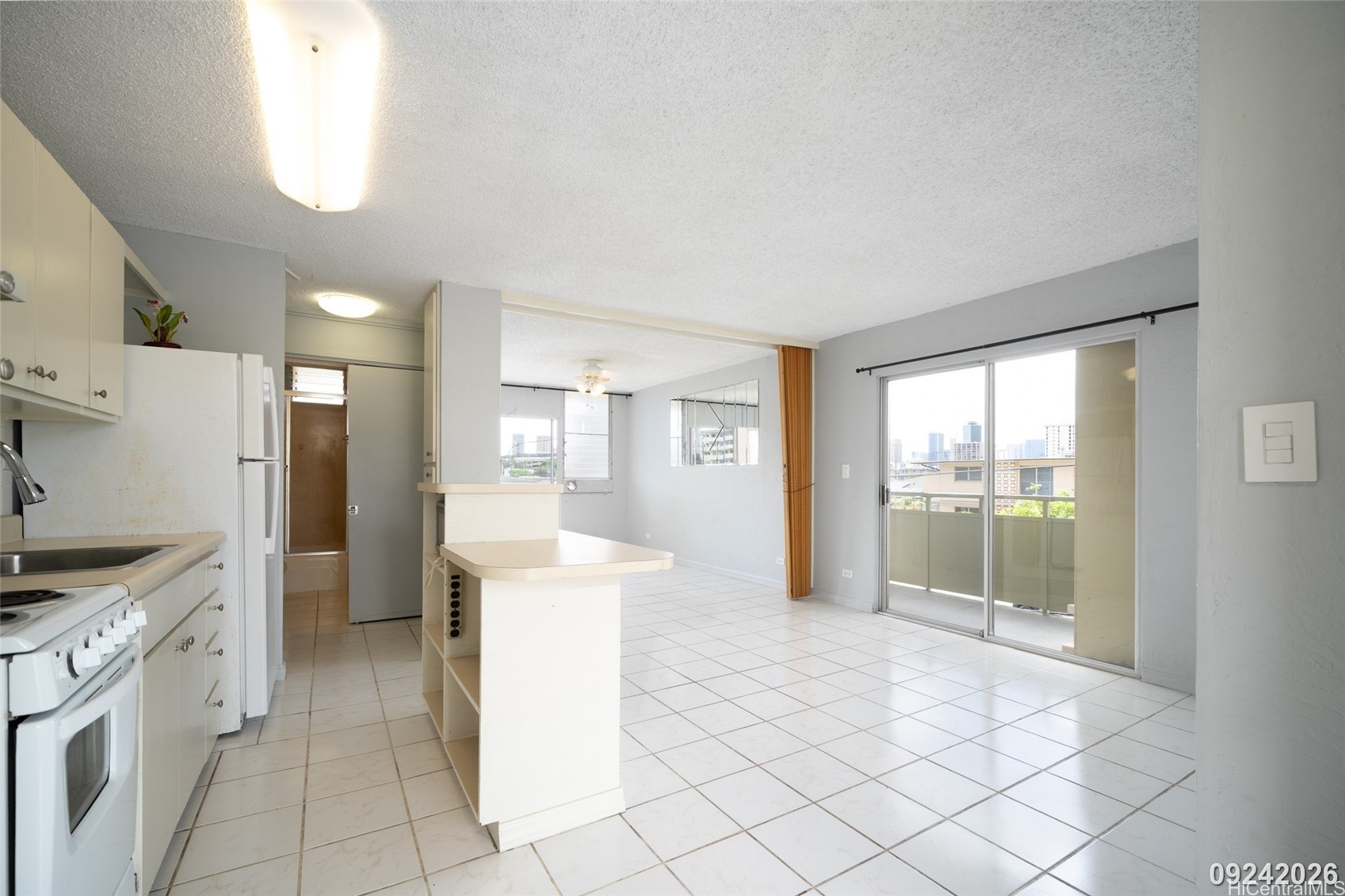 727 University Avenue 201 Property Photo 4