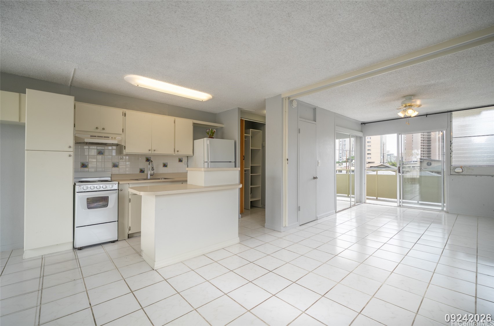 727 University Avenue 201 Property Photo 5