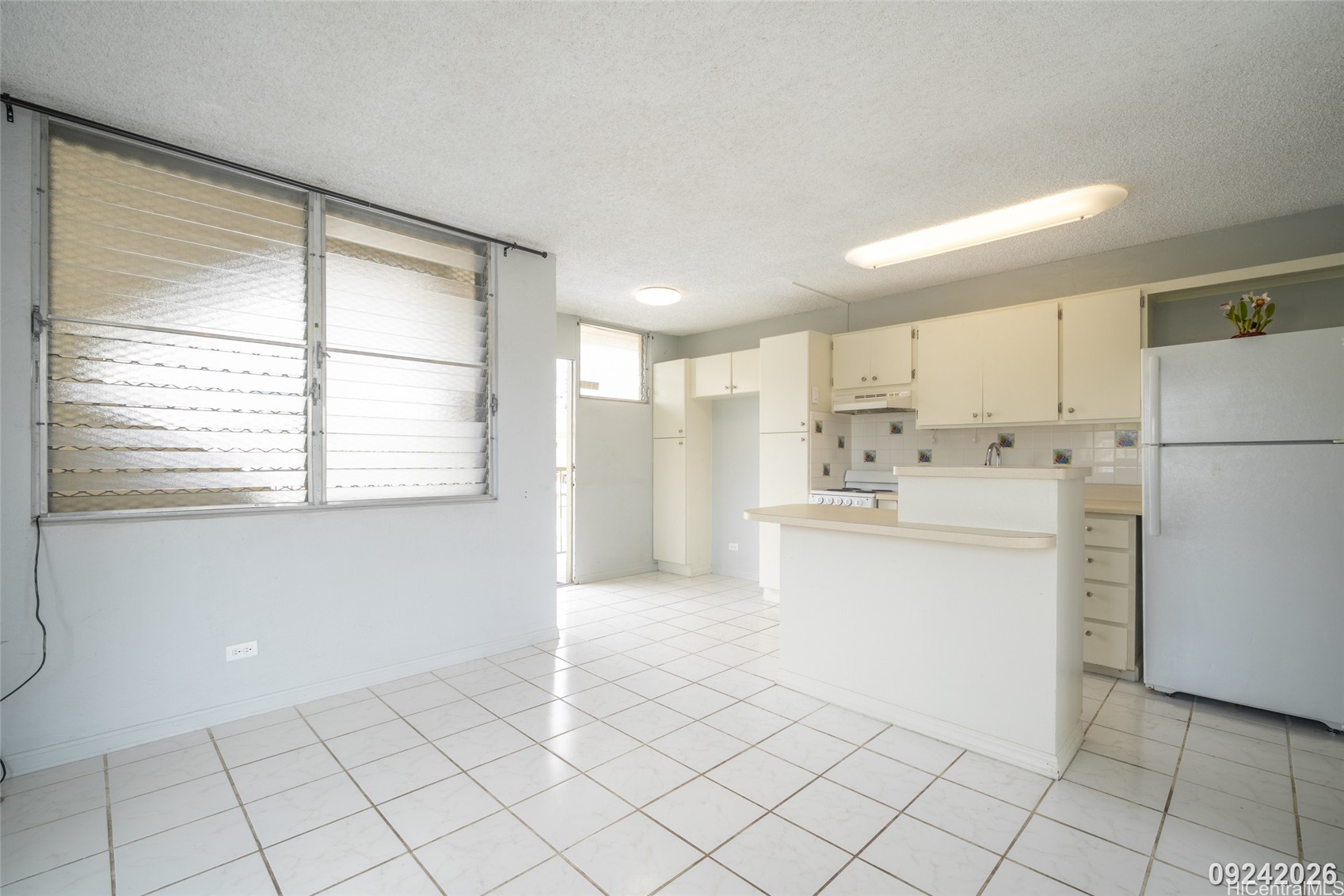 727 University Avenue 201 Property Photo 6