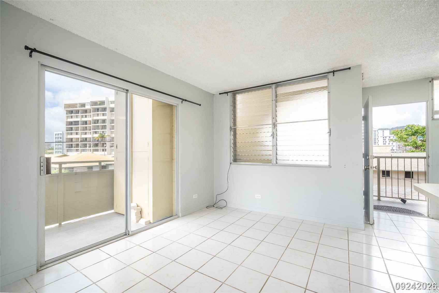 727 University Avenue 201 Property Photo 7