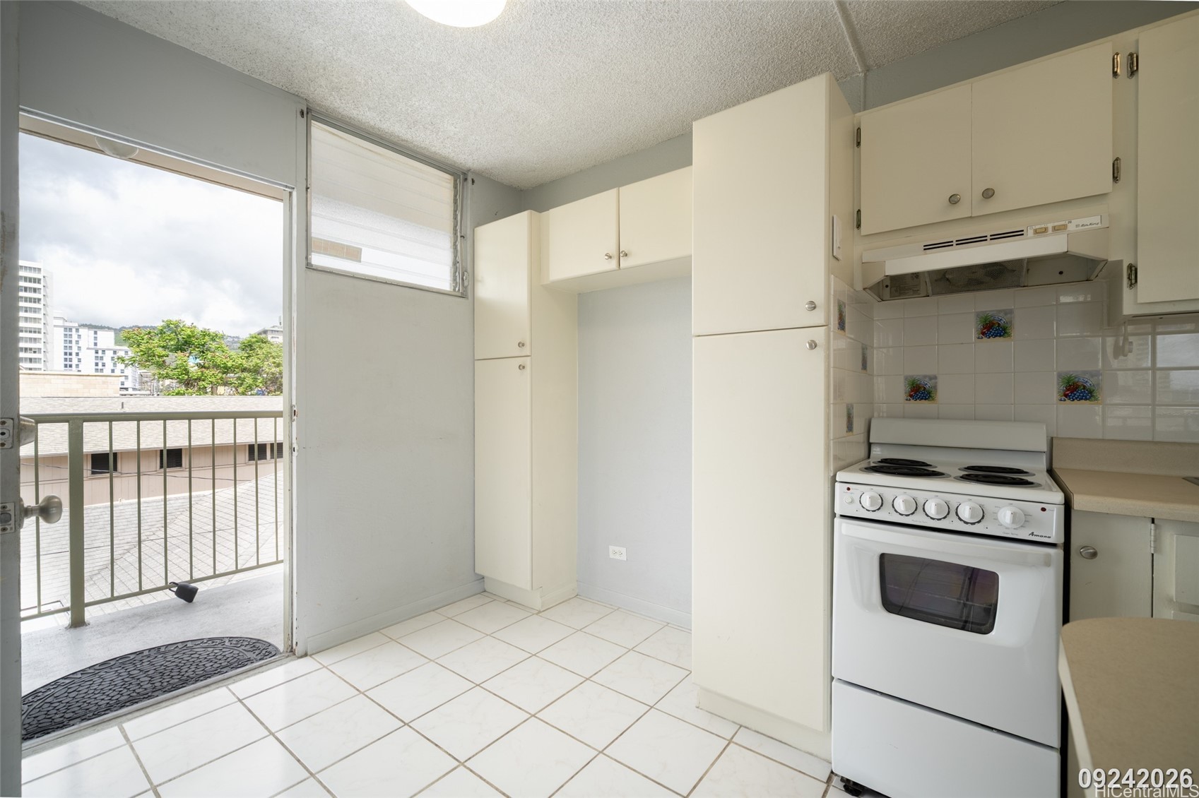 727 University Avenue 201 Property Photo 8