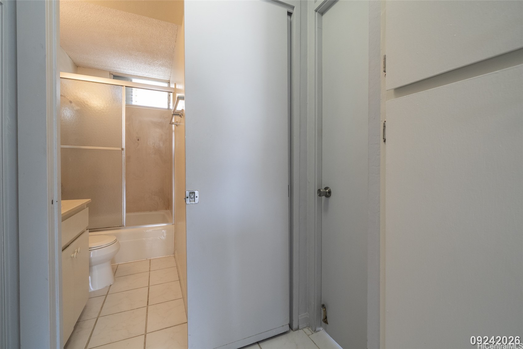 727 University Avenue 201 Property Photo 13