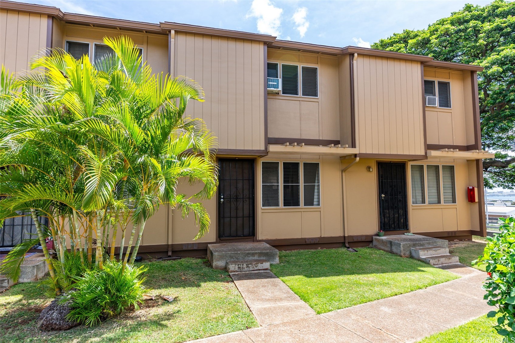 98-1383-e Hinu Place 68 Property Photo 1