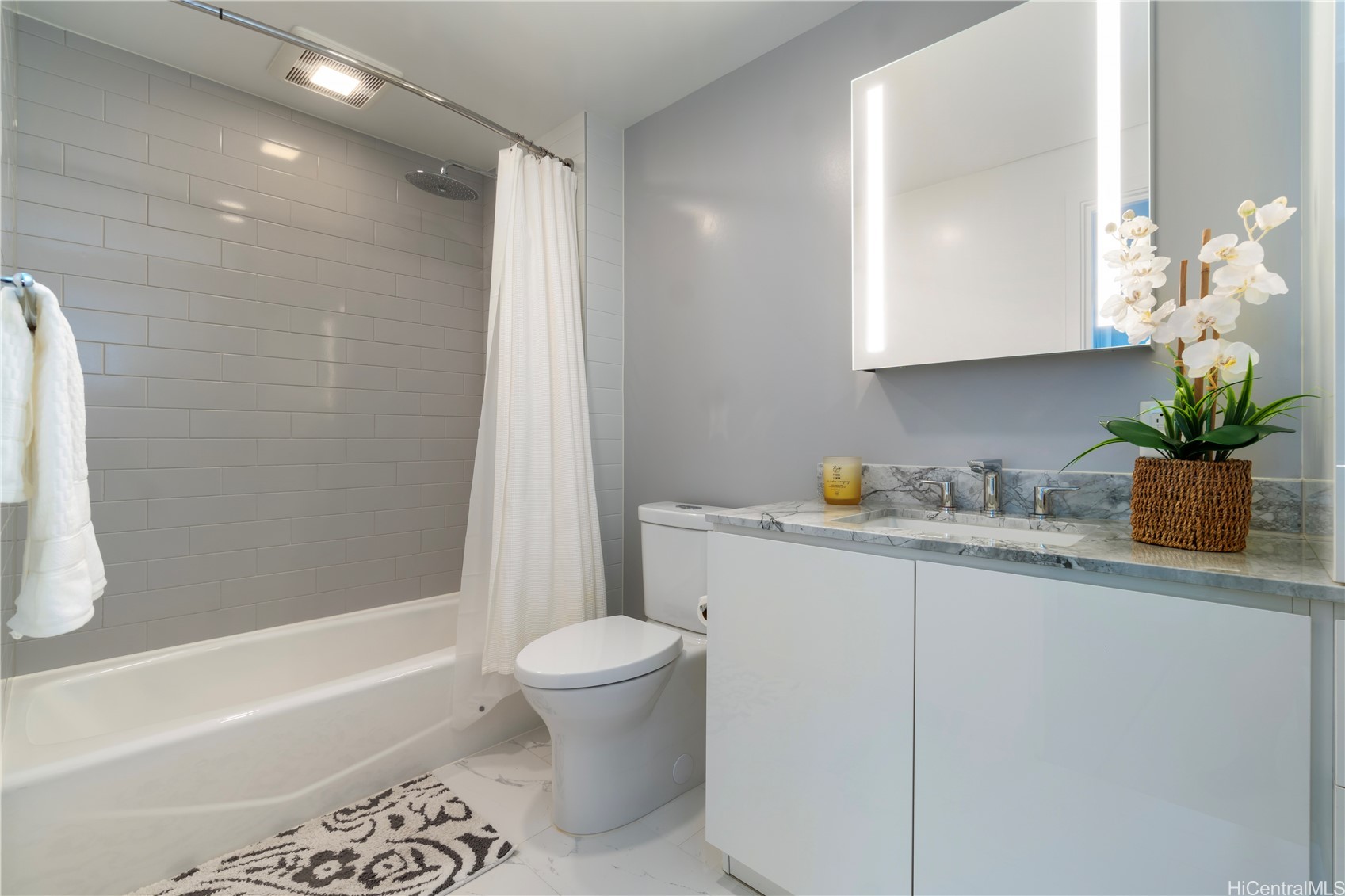 987 Queen Street 3714 Property Photo 14