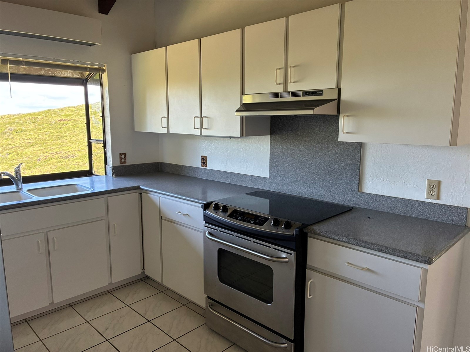 1708 Kumakani Loop Property Photo 10